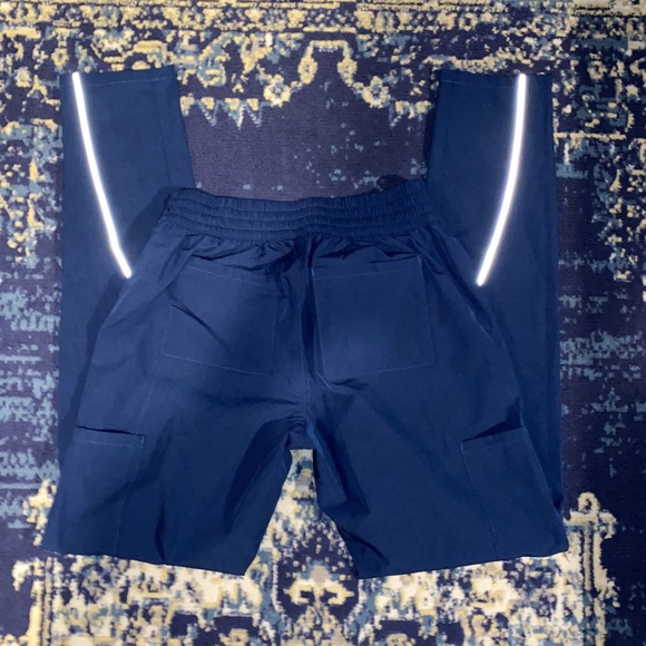 Jaanu Navy Scrub Set - Picture 6 of 6